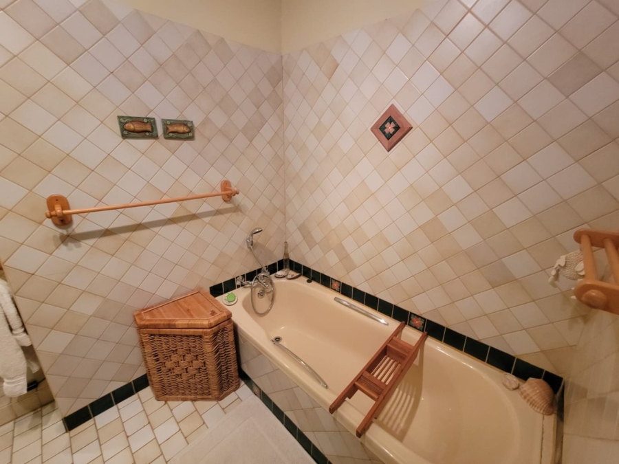4 Bedroom Property for Sale in Suidrand Free State